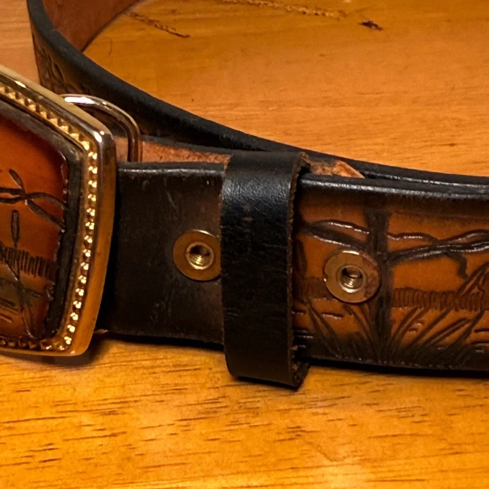 A lazy Day Leather Company vintage usa